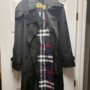 Burberry Rain Trench Coat Size 4